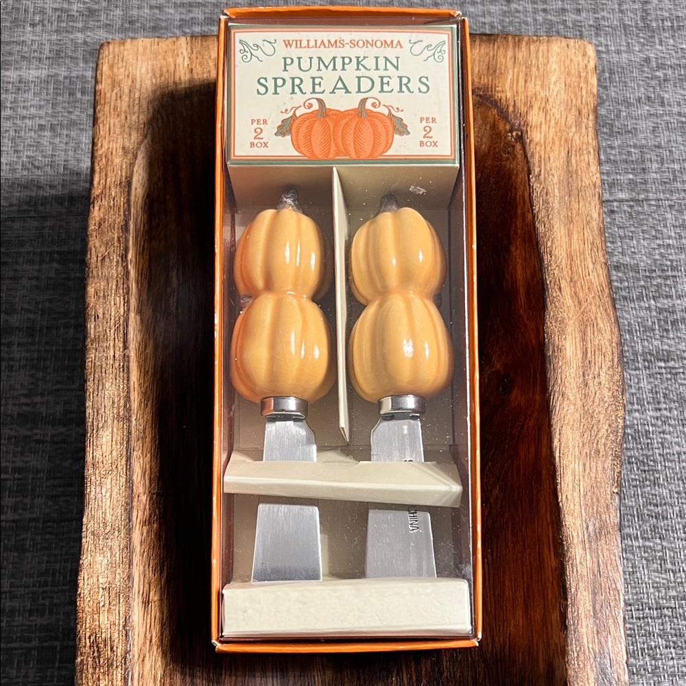 Williams Sonoma Orange Pumpkin Spreaders